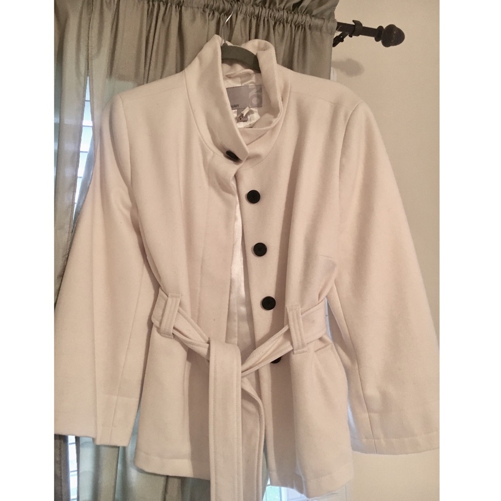 Cream/Off-White Peacoat